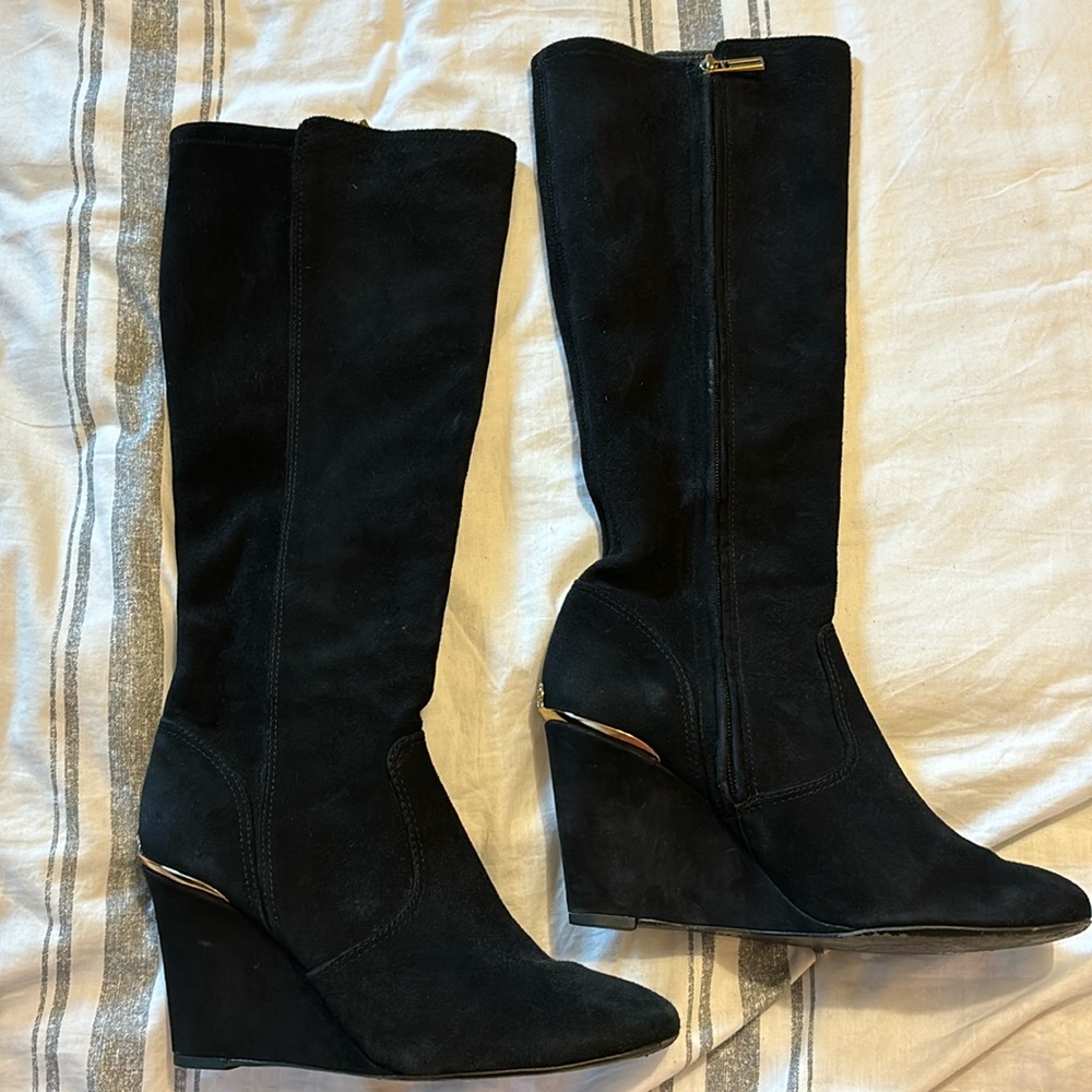 10.5 Tory Burch suede wedge boot